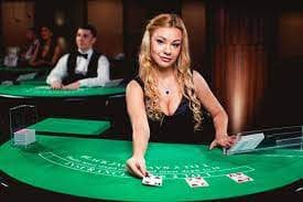 Membaca promosi legendaqq di ponsel